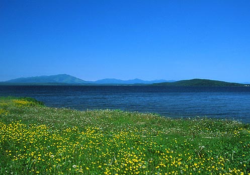 トゥナイチャ湖